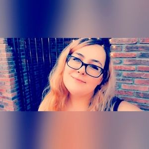 Meet your Posher, Breanna mae